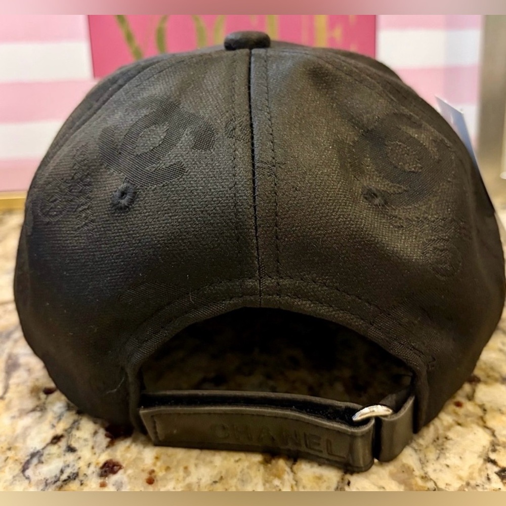 NWT Fashion/Novelty Black/White Hat With CC Logo - Picture 2 of 12